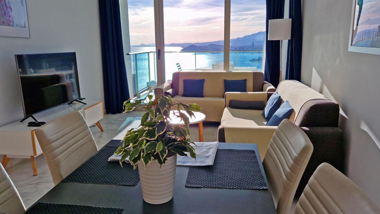 Skyline 26 Stunning Sea Views From A 2-Bedroom Apartment On The 26Th Floor Benidorm Eksteriør bilde